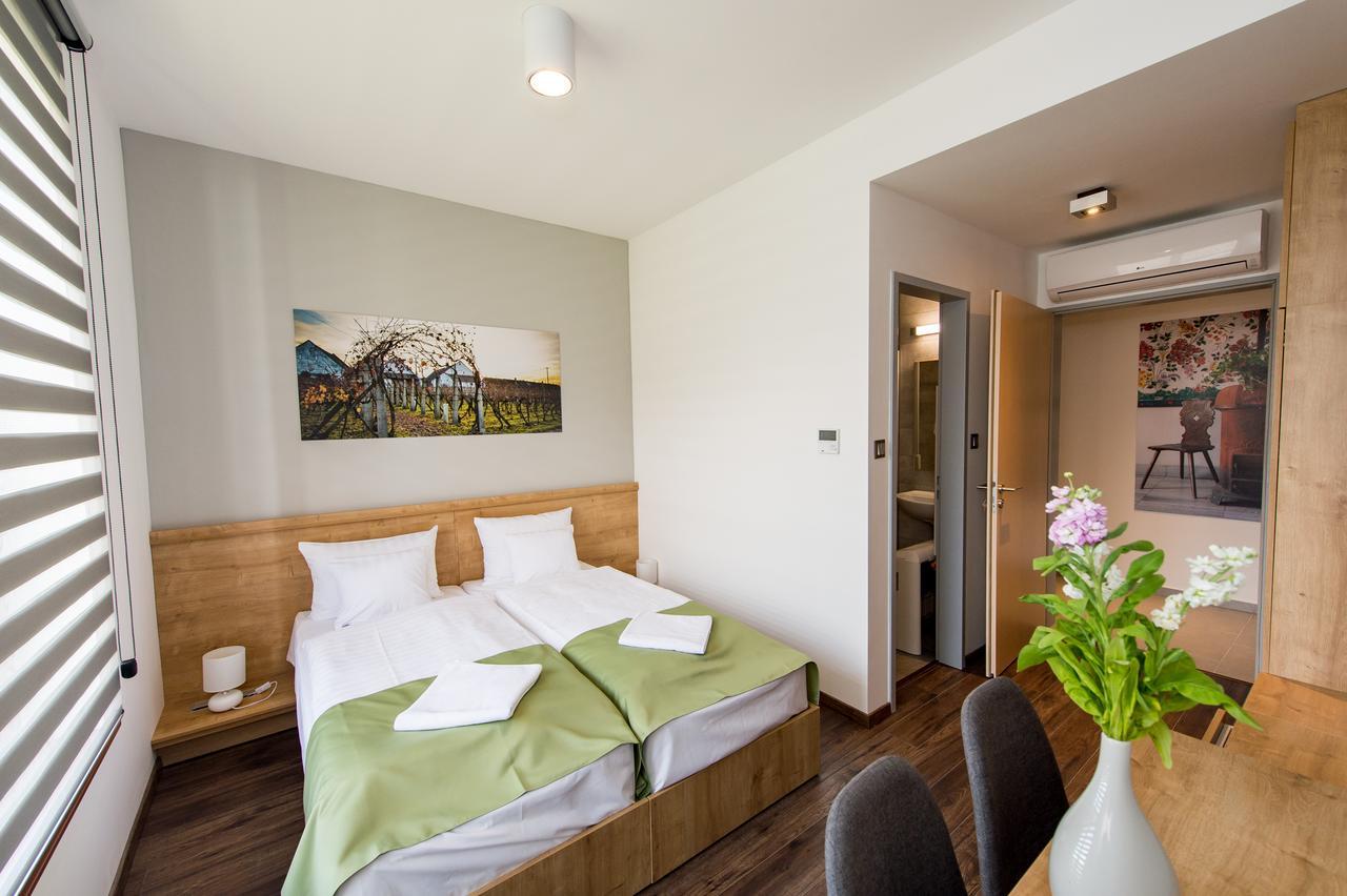 Pilvax Hotel Superior Калокса Экстерьер фото