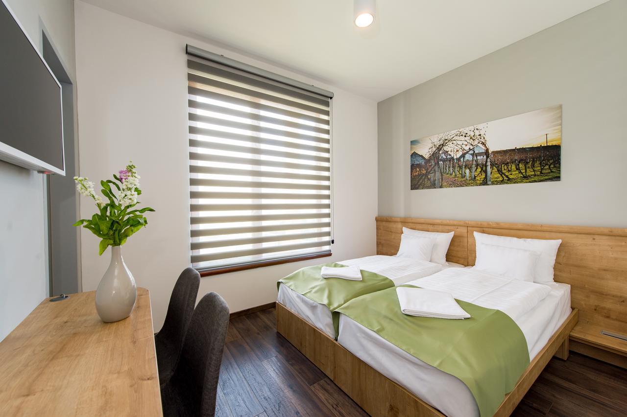 Pilvax Hotel Superior Калокса Экстерьер фото